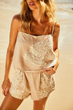 Shorts Areia com bordado Bege