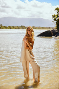 Pré-Venda! Calça Flare Areia com bordado Bege