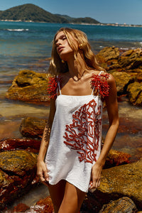 Reposição - Pré-Venda! Vestido Curto Off White com bordado  Vermelho Clássico