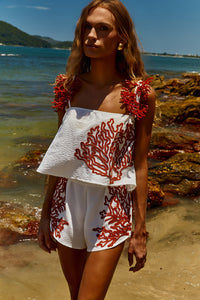 Blusa Alcinha Off White com bordado Vermelho Clássico