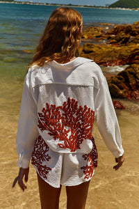 Reposição - Pré-Venda! Camisa Off White com bordado  Vermelho Clássico