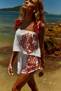 Blusa Alcinha Off White com bordado Vermelho Clássico