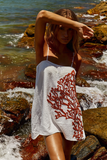 Reposição - Pré-Venda! Vestido Curto Off White com bordado  Vermelho Clássico