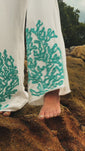 Stories de Reposição - Pré-Venda! Calça Flare Off White com bordado Turquesa
