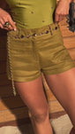 Stories de Mini Shorts Alfaiataria de Linho Golden & Glow Pistache