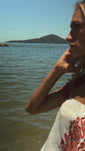 Stories de Blusa Alcinha Off White com bordado Vermelho Clássico