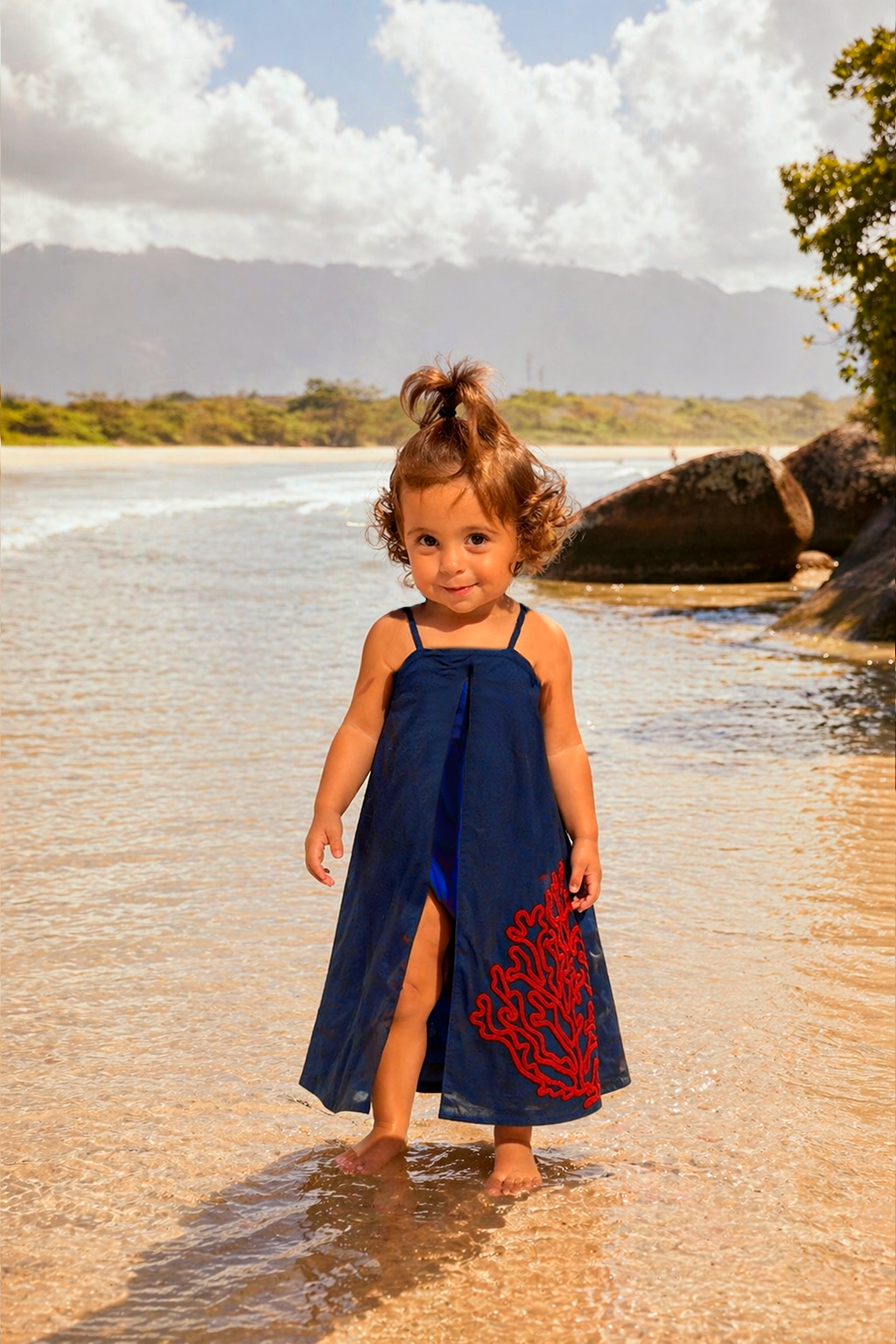 Pré-venda!Vestido Longo Infantil Marinho - com bordado Vermelho Clássico